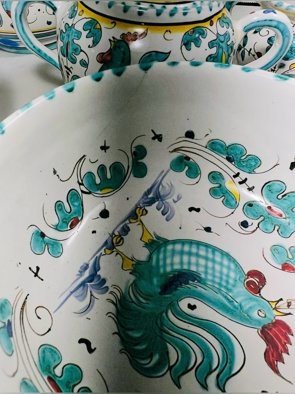 Various Deruta Italy hand painted pottery pieces. - Picture 5 of 7